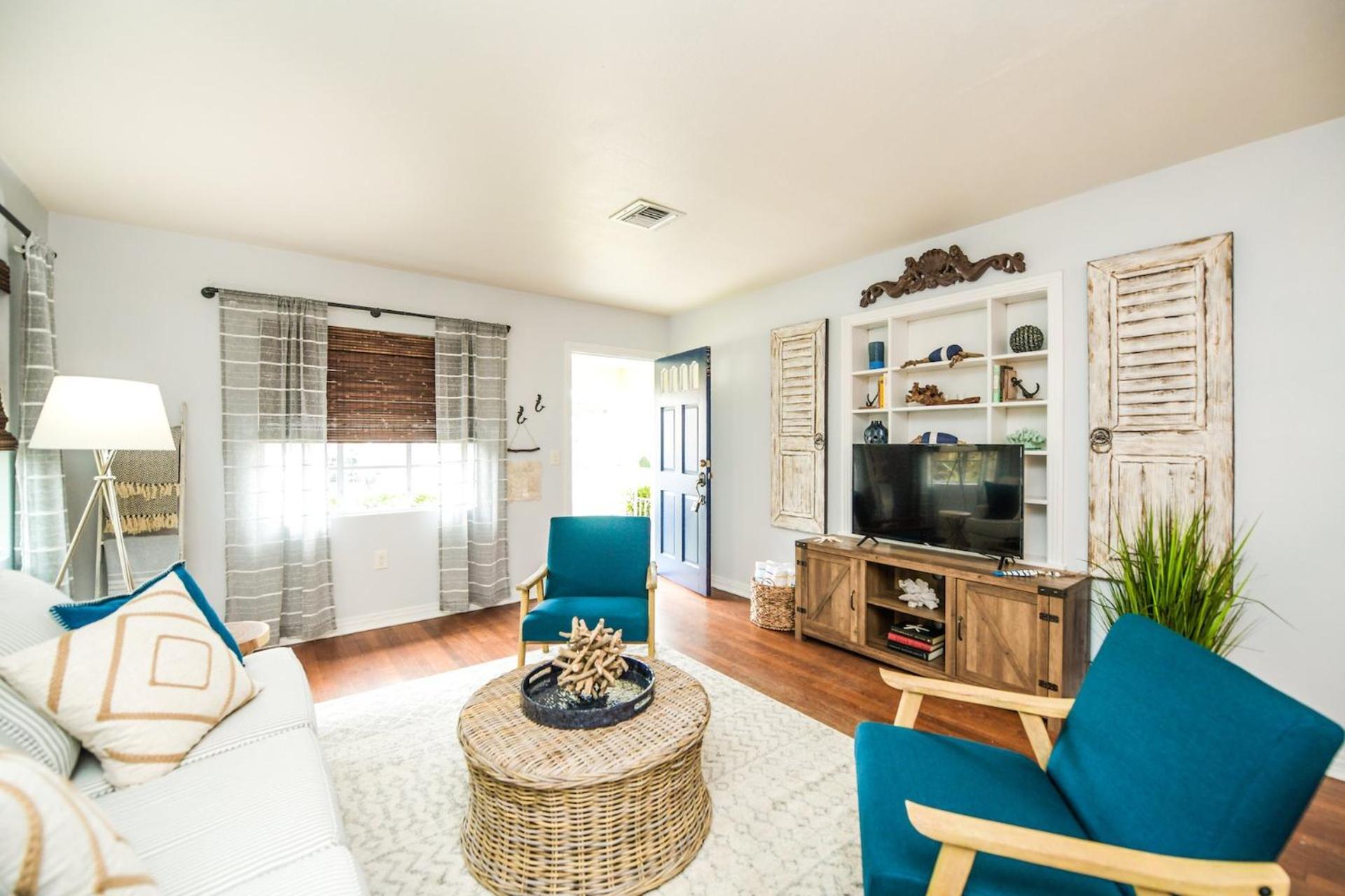Casa Posada - So Close You Can Hear The Waves Historic Beach Cottage W Beach Gear Anna Maria Exterior photo