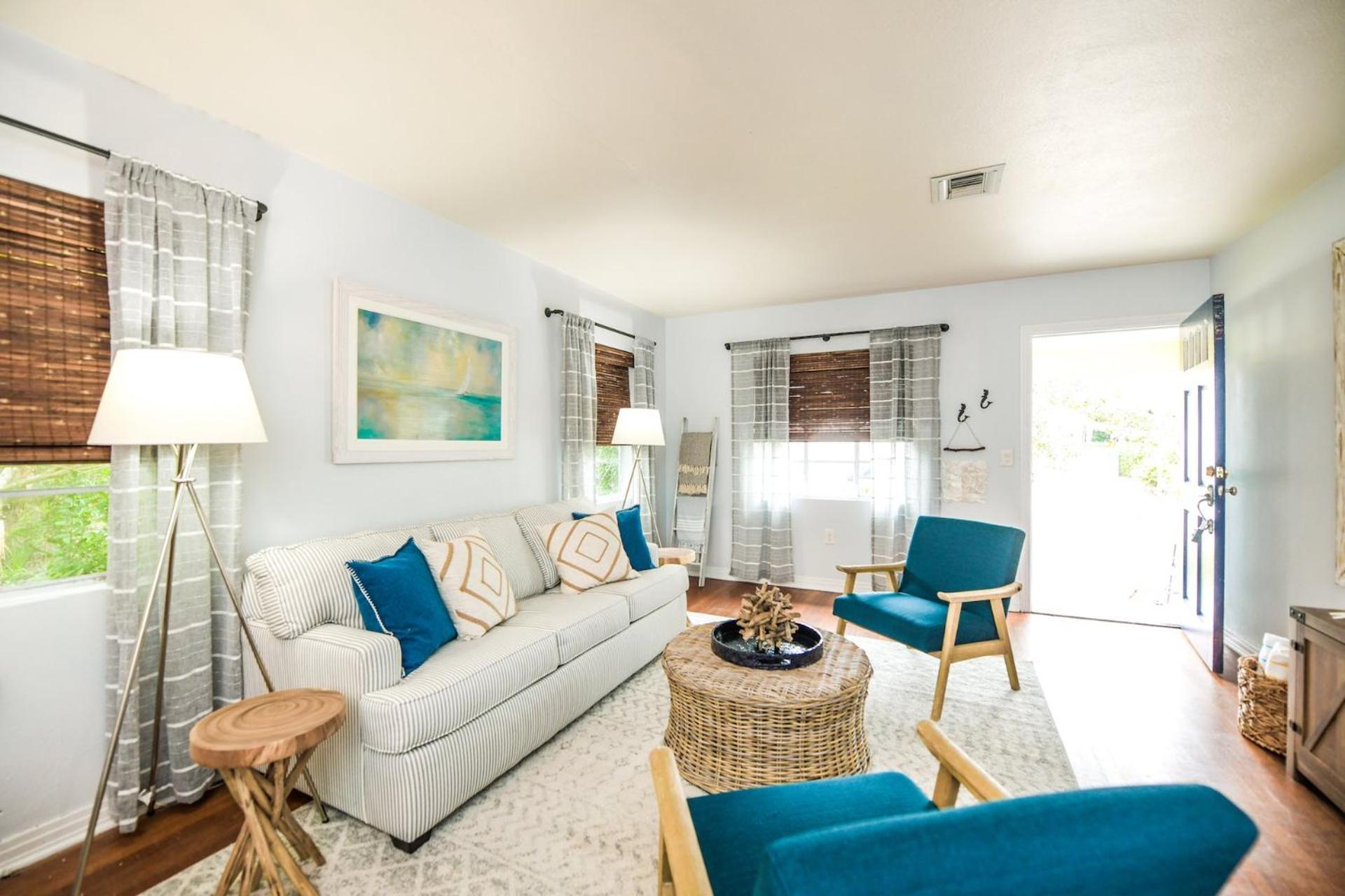 Casa Posada - So Close You Can Hear The Waves Historic Beach Cottage W Beach Gear Anna Maria Exterior photo