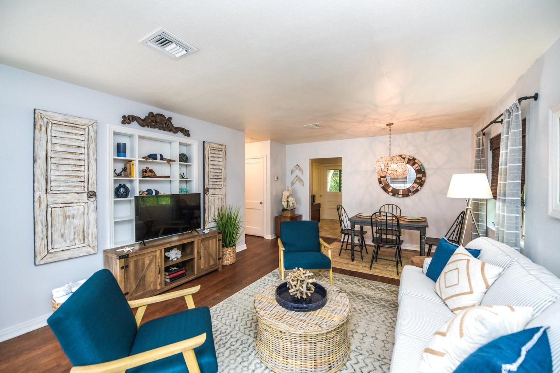 Casa Posada - So Close You Can Hear The Waves Historic Beach Cottage W Beach Gear Anna Maria Exterior photo