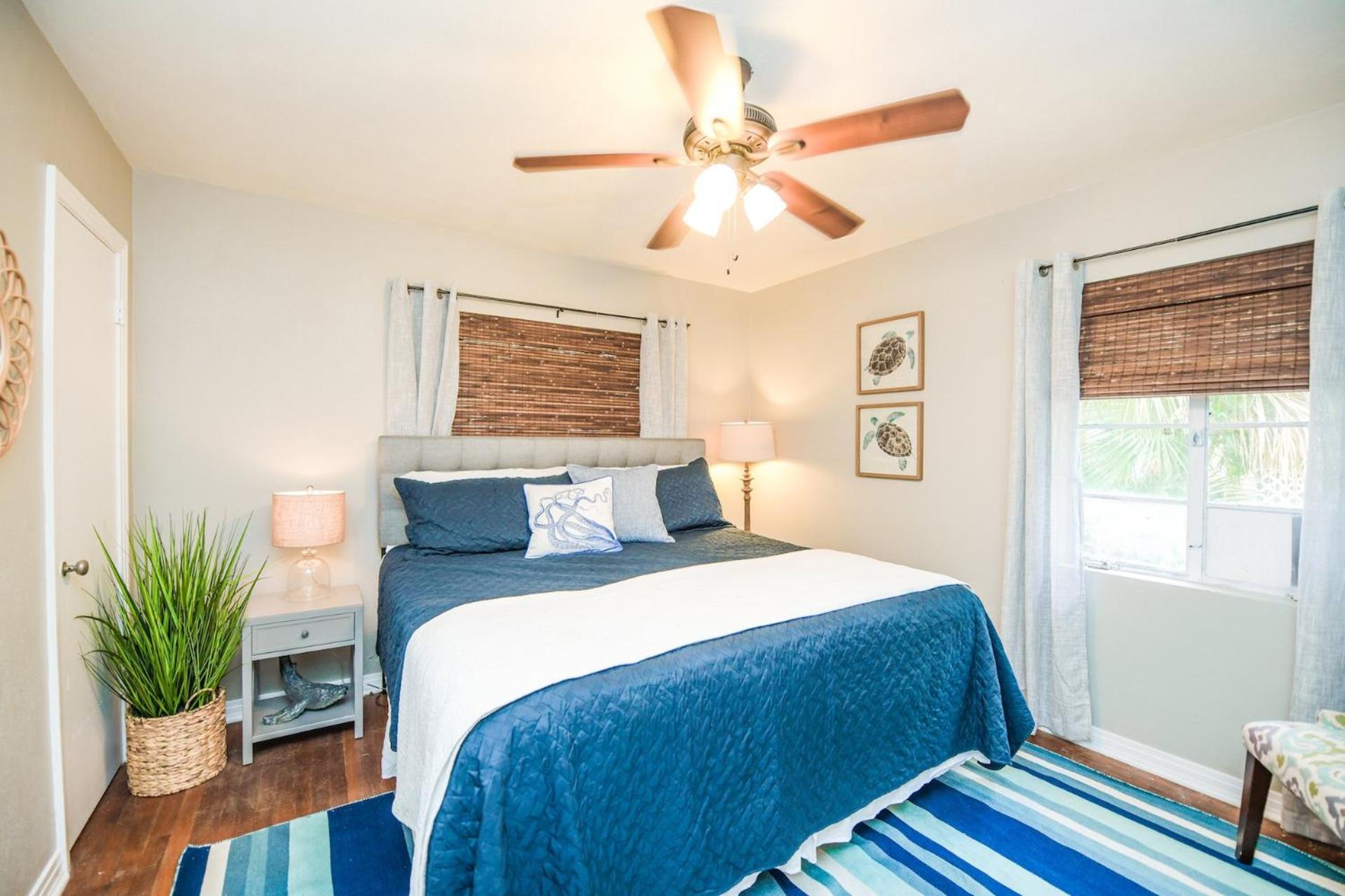 Casa Posada - So Close You Can Hear The Waves Historic Beach Cottage W Beach Gear Anna Maria Exterior photo