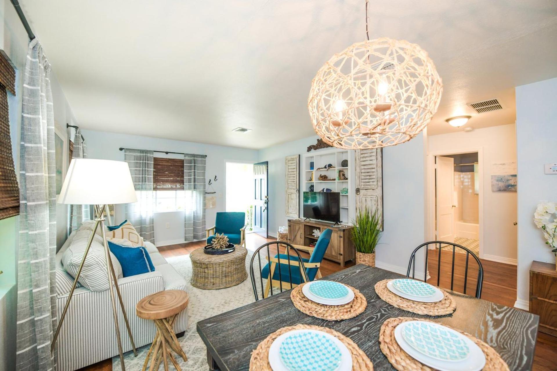 Casa Posada - So Close You Can Hear The Waves Historic Beach Cottage W Beach Gear Anna Maria Exterior photo